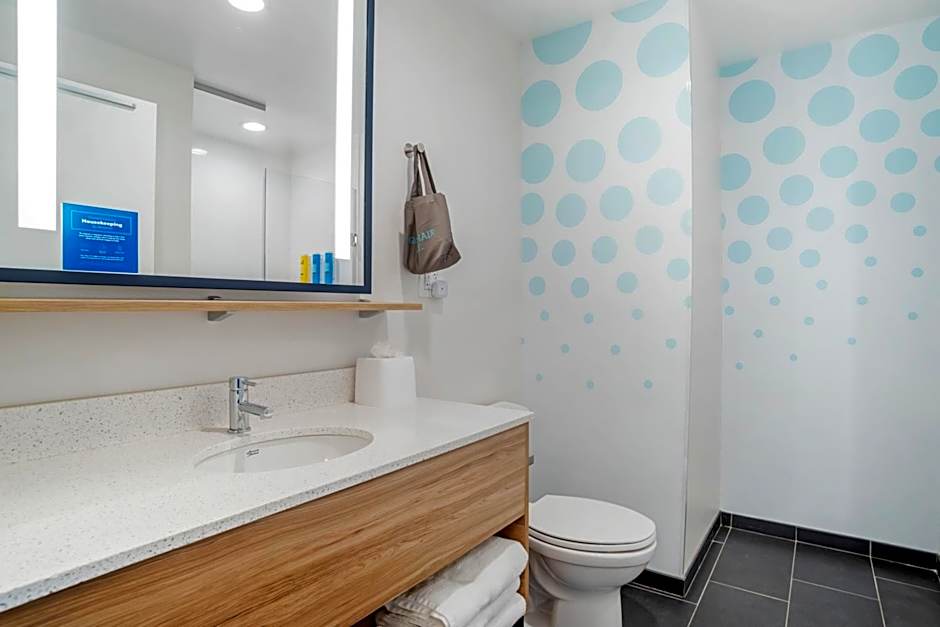 Tru by Hilton Gastonia