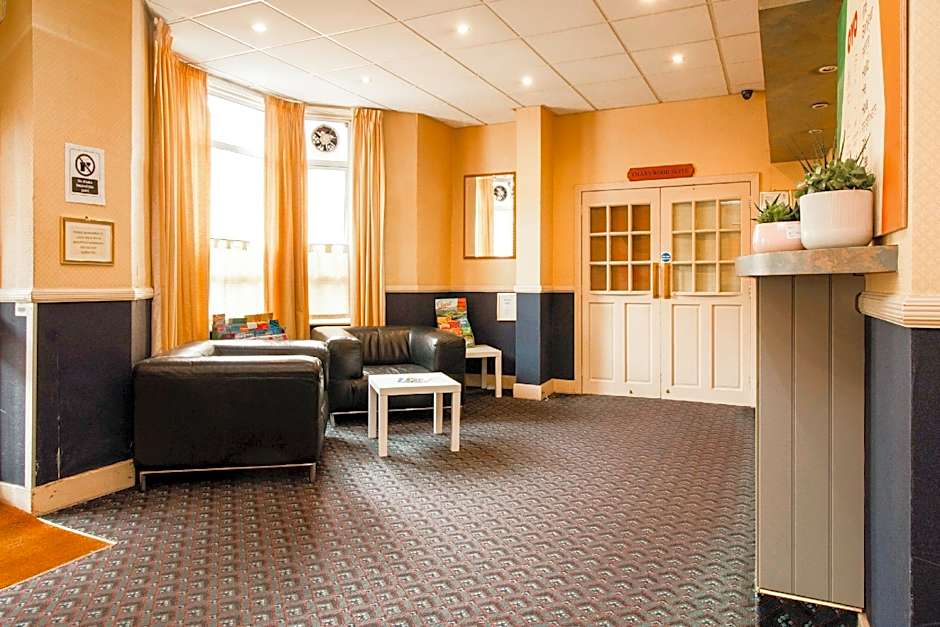 OYO Flagship Cardiff Central