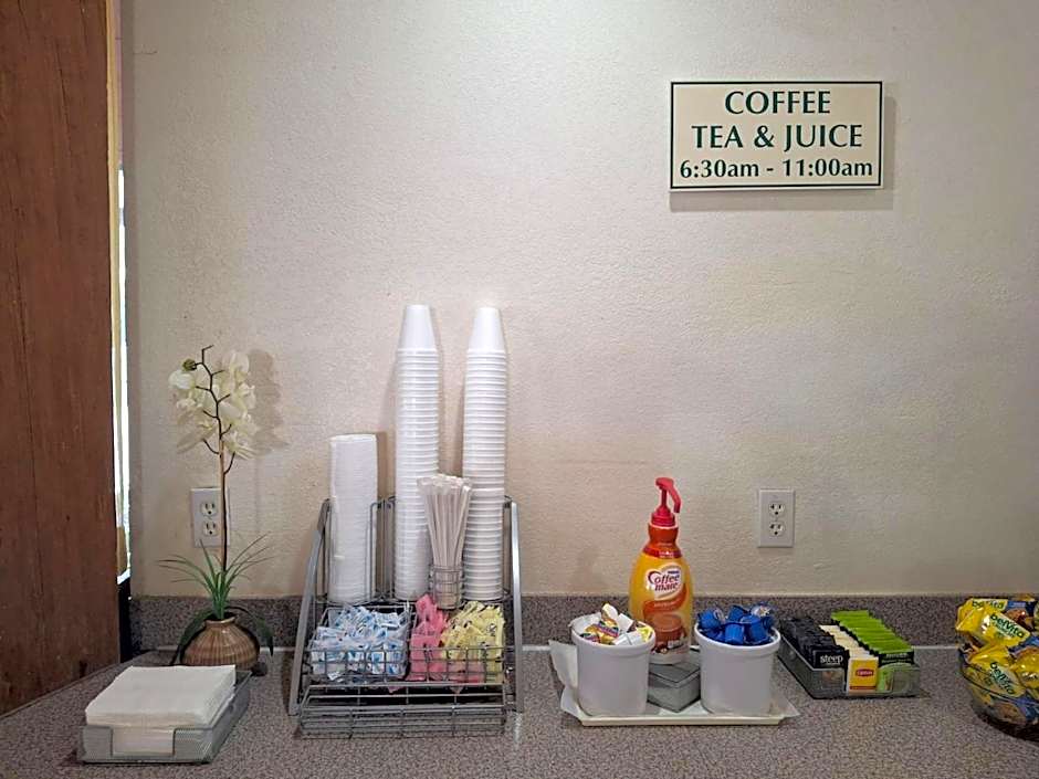 Super 8 by Wyndham North Palm Beach