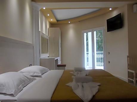 Deluxe Suite with Spa Bath