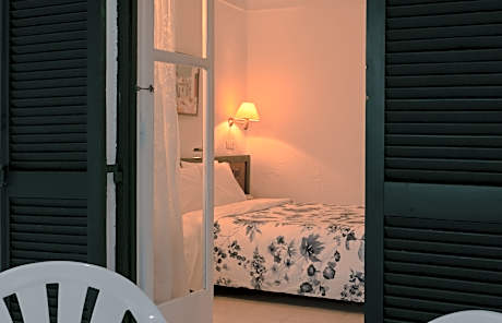 Friends & Family Studio Garden View