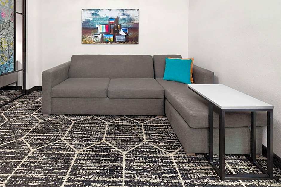 La Quinta Inn & Suites by Wyndham Austin Parmer/Tech Ridge