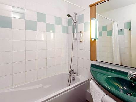 Standard Room with One Double Bed and One Single Bed