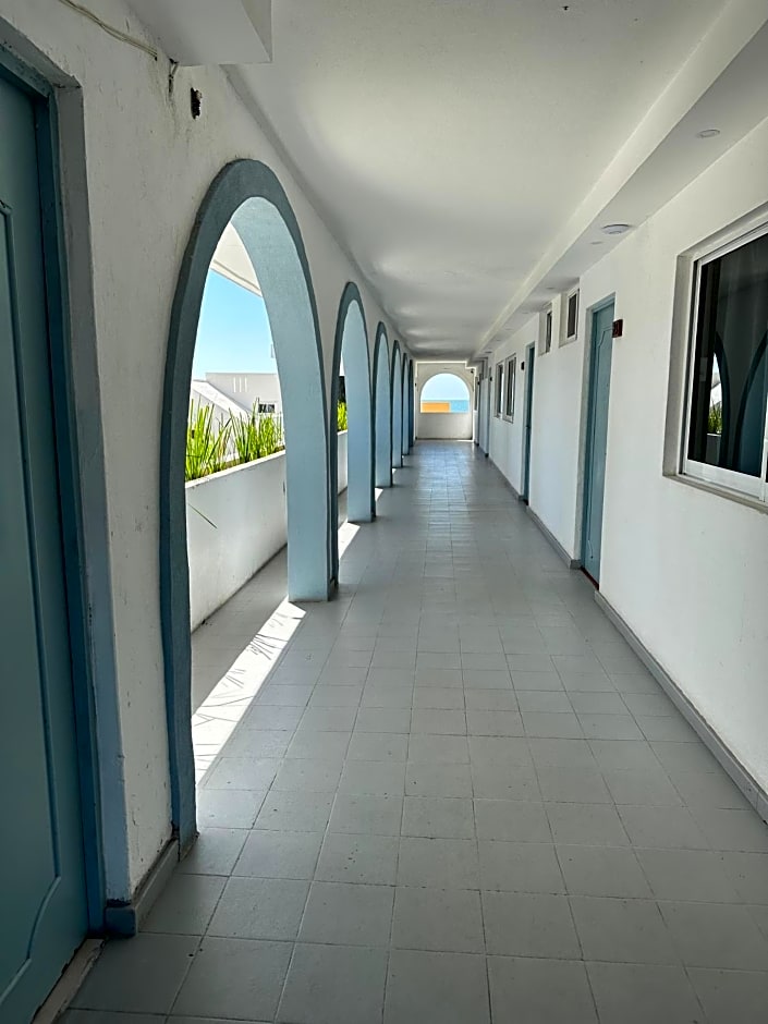 Creta Hotel & Suites