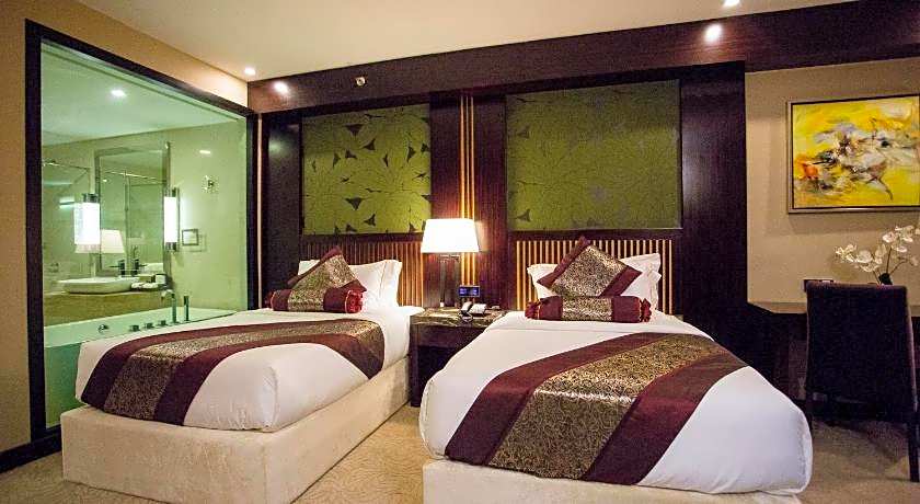 Hotel Royale Signature