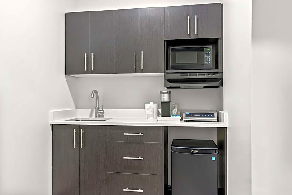 Best Western Plus Winkler