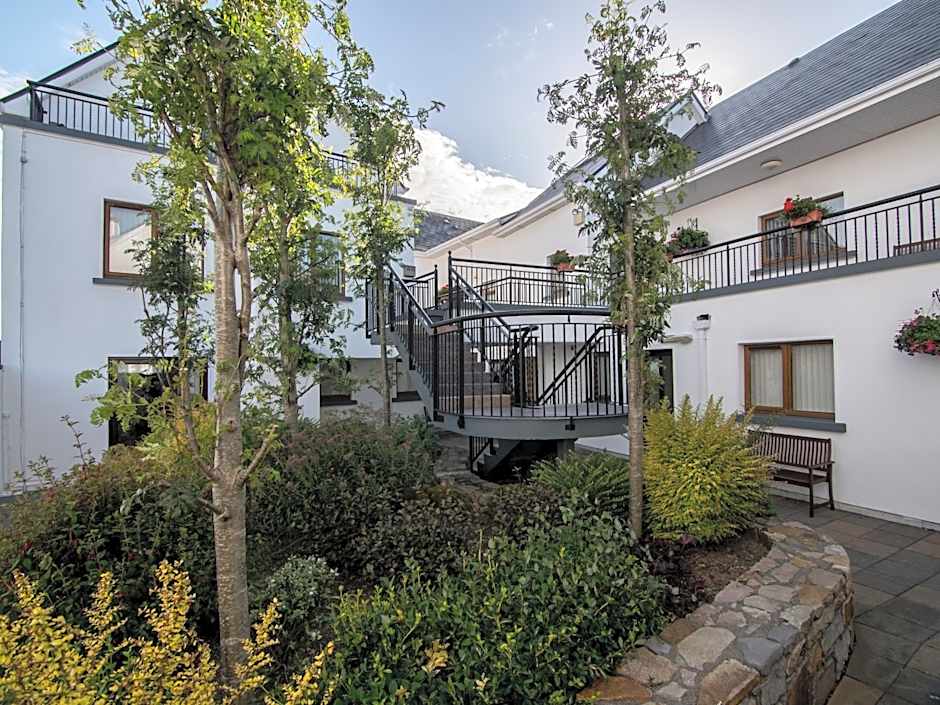 Donegan Court Aparthotel