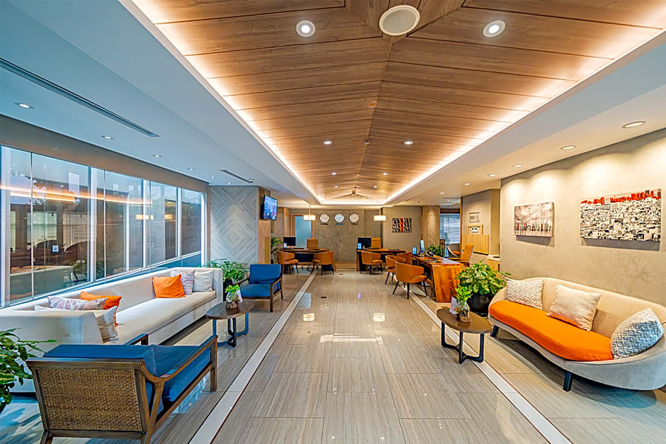 HARRIS Suites Puri Mansion