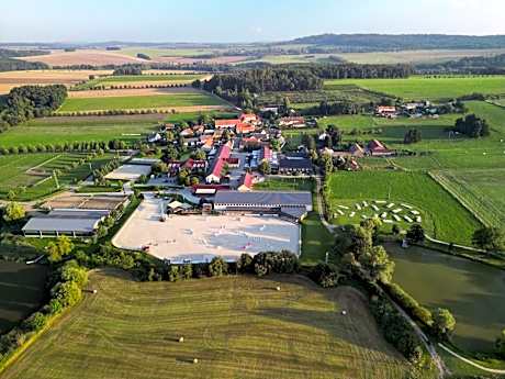 Equitana Hotel Resort