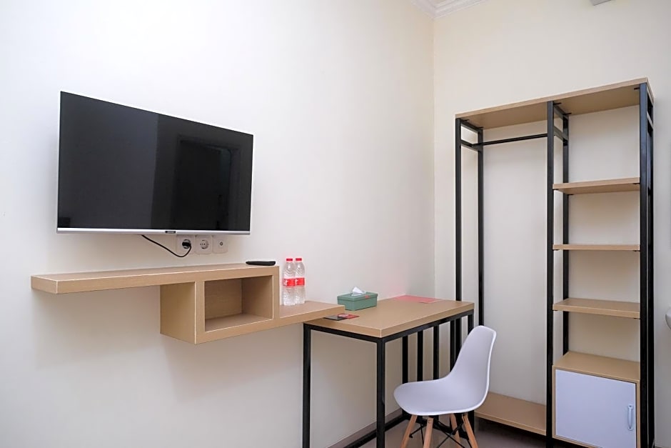 RedDoorz near Kawasan Bandara Ahmad Yani Semarang 2