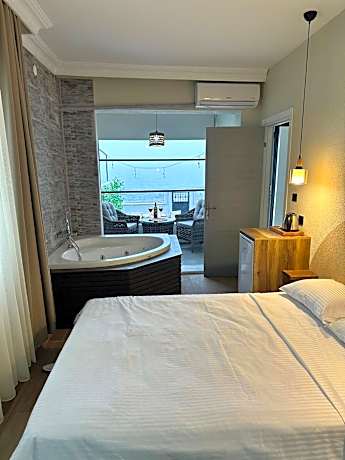 Deluxe Double Room with Sea View