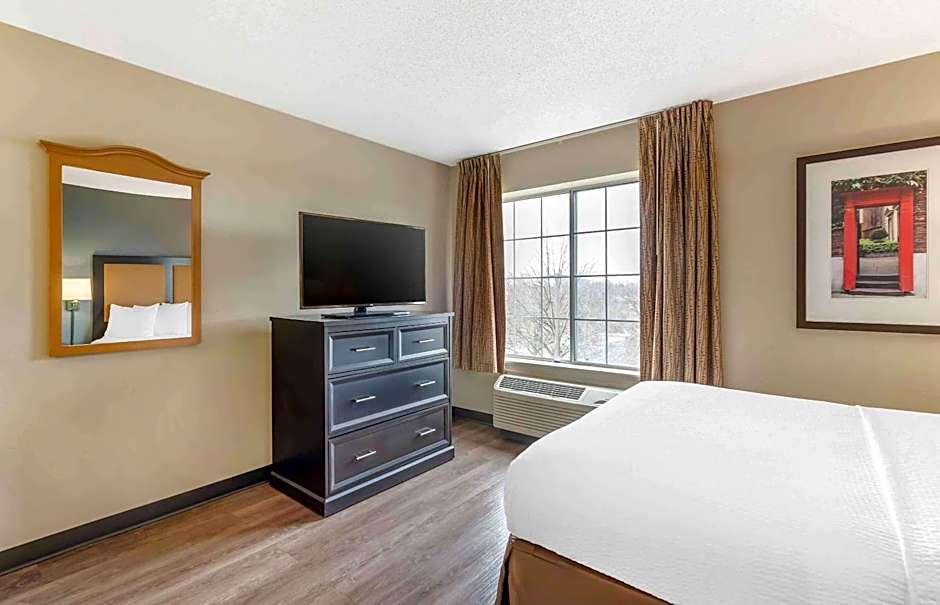 Extended Stay America Select Suites - Chicago - Naperville - East