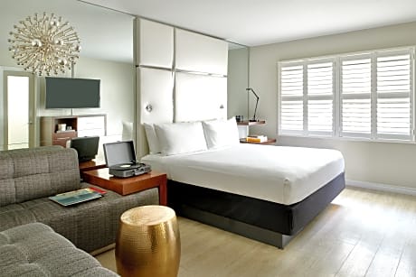 Poolside  King Bed