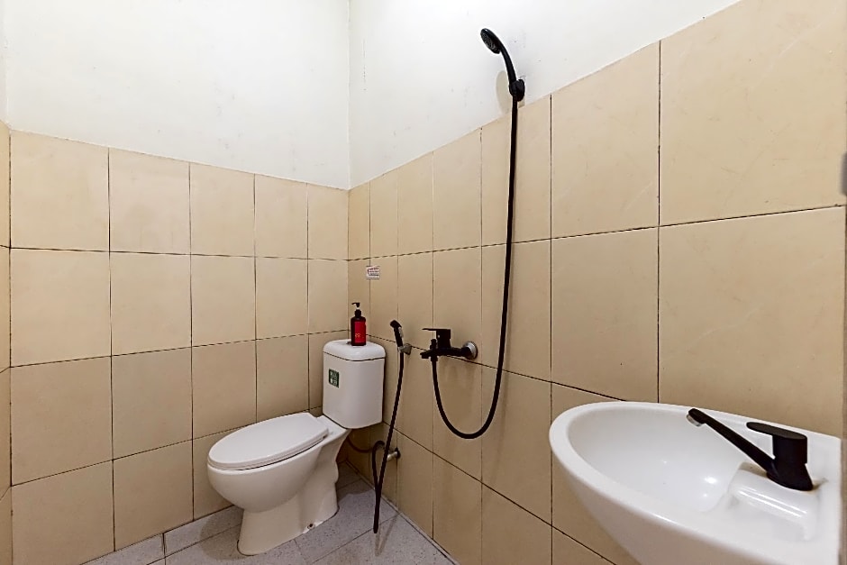 RedDoorz Syariah @ Jl Raya Sukabumi