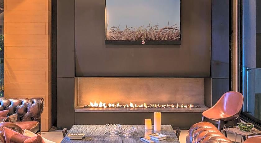 O Monot Luxury Boutique Hotel