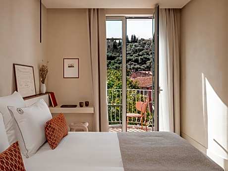 Deluxe Double Room with Balcony