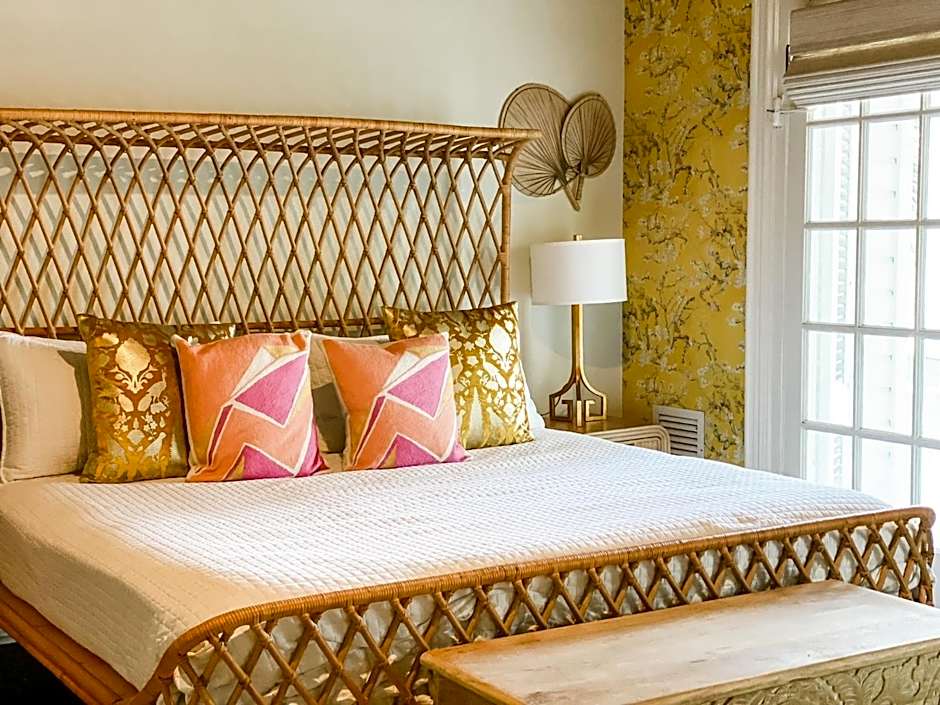 Marreros Guest Mansion - Adult Only