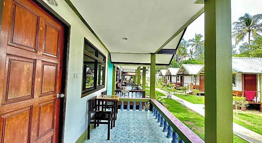 Lanta L.D. Beach Bungalows