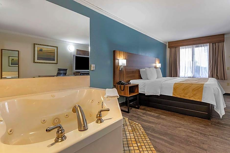 Quality Inn & Suites Ft. Jackson Maingate