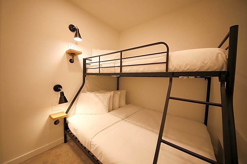 Doxie Hotel