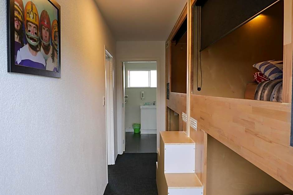 Finlay Jack's Backpackers