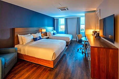 2 Queen Beds