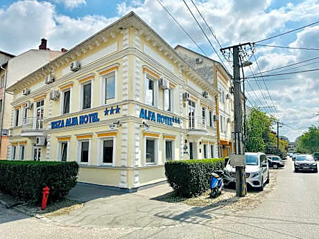 Tisza Alfa Hotel
