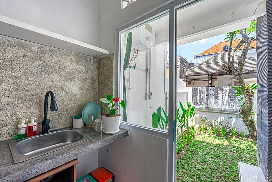 MONA NEST Canggu 2BR Tiny House with Rooftop and Cozy Workspace
