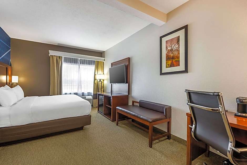 Comfort Suites Omaha East-Council Bluffs