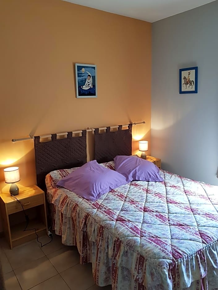 Chambre d'Hôte "Chez Antoinette et Charles"