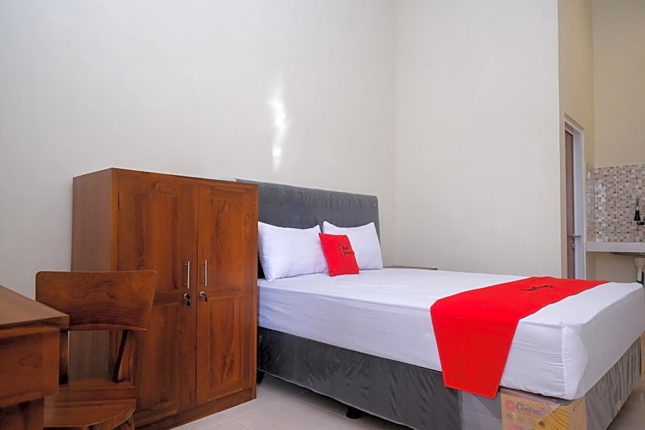 RedDoorz Syariah near Transmart Pabelan Solo