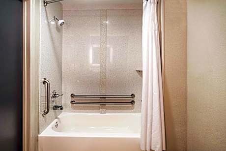 One-Bedroom King Suite with Tub with Grab Bars - Mobility Accessible/Non-Smoking