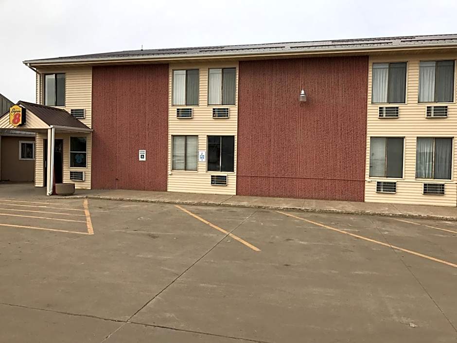 Super 8 by Wyndham Redfield