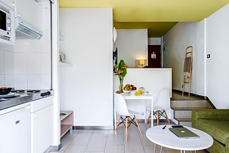 STUDIO with balcony 3 adults
