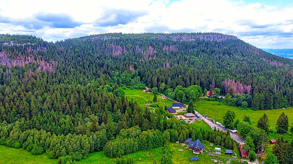 Zajazd Karłów Restauracja & Pokoje Gościnne