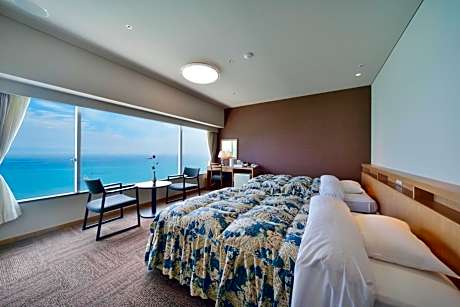 Twin Room - Breakfast and Dinner Included - Non-Smoking