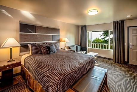 Deluxe King Room with Sea View