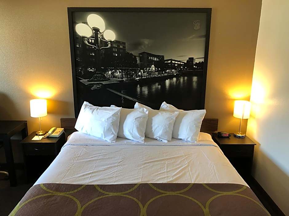 Super 8 by Wyndham Fernley