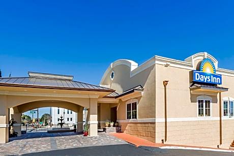 Days Inn by Wyndham Pensacola - Historic Downtown