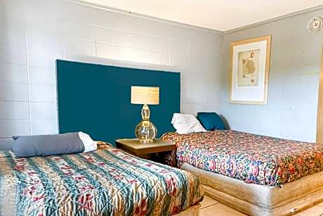 2 Queen Bed Smoking