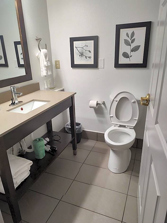 Country Inn & Suites by Radisson, Hinesville, GA