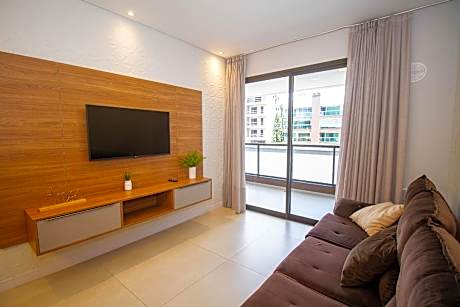 Recanto dos Girassóis 203 - Excelente apartamento 2 quartos em prédio com piscina - à 200m do mar - (Consultar serviços de roupa de cama e banho)