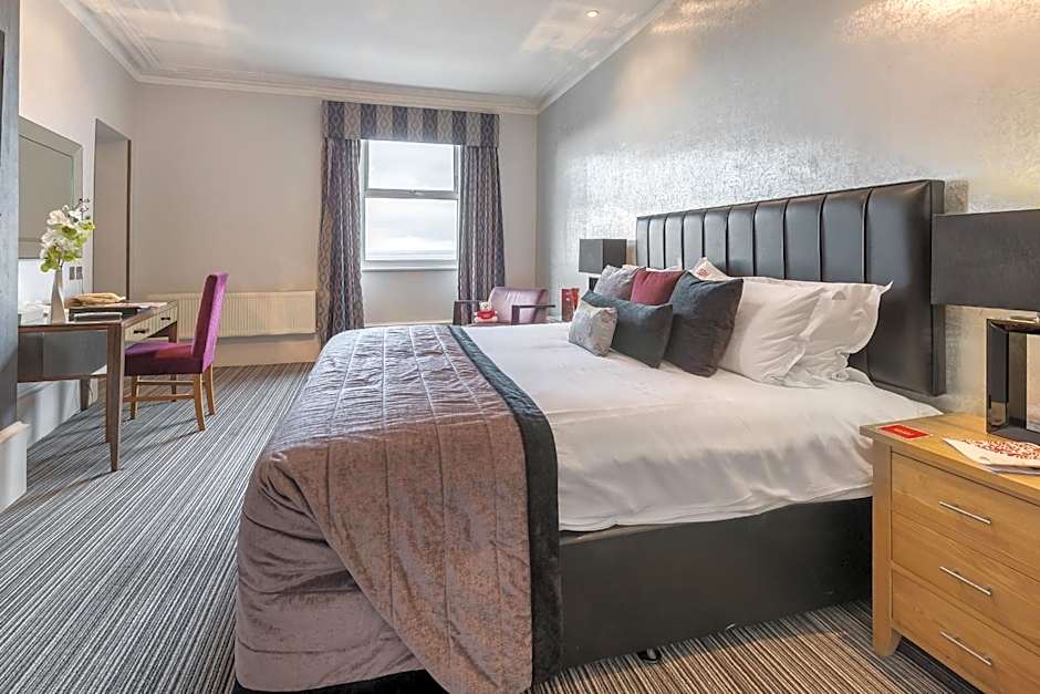 Muthu Westcliff Hotel (Near London Southend Airport)