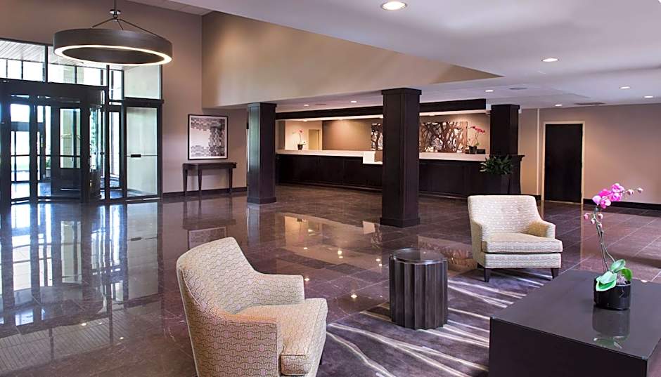 Embassy Suites by Hilton Philadelphia Airport
