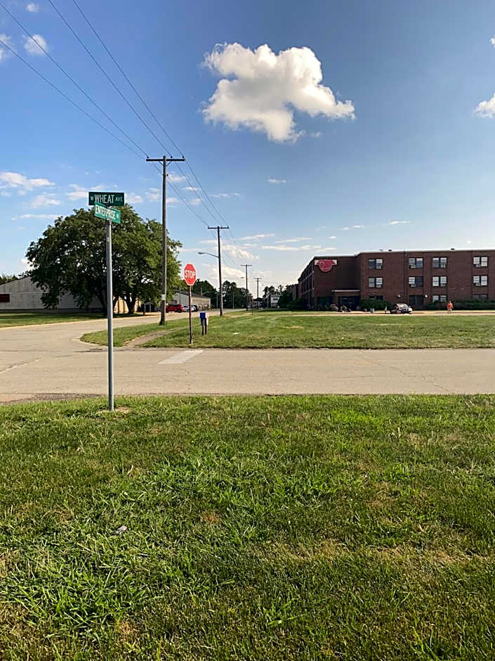 Illini Inn & Suites