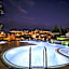 Holiday Cave Hotel