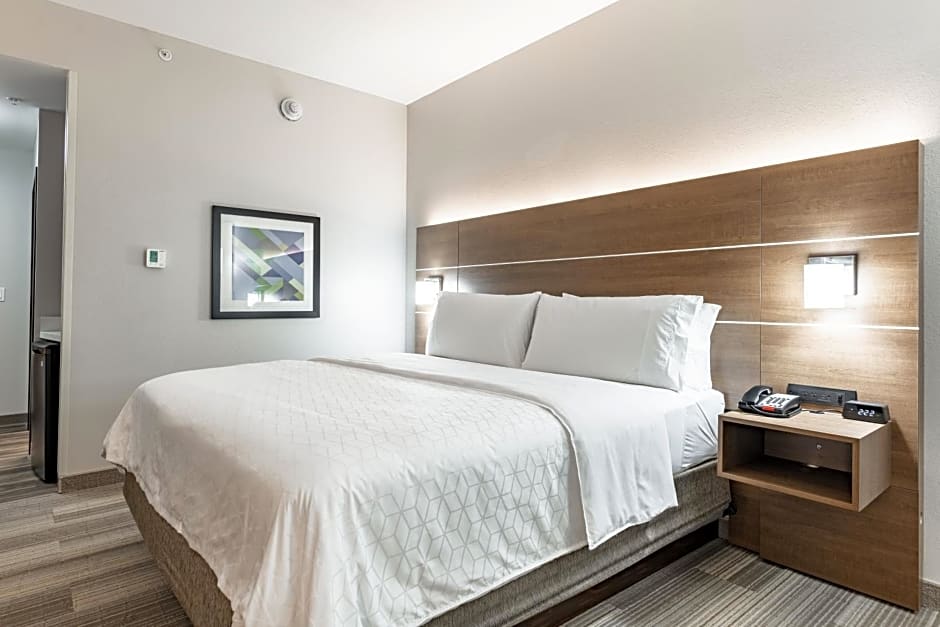 Holiday Inn Express & Suites - Moundsville, an IHG Hotel
