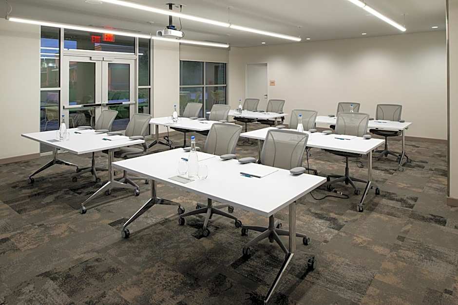 Element Overland Park