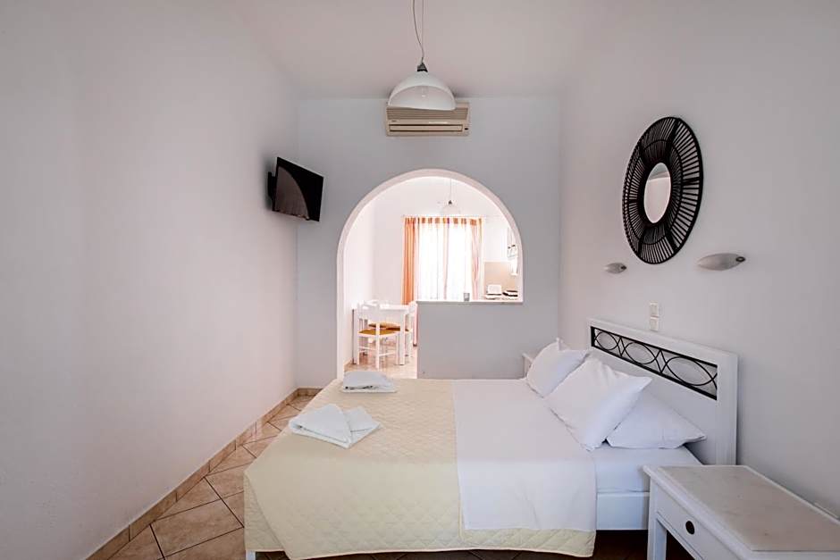 Eleftheria Hotel & Apartments