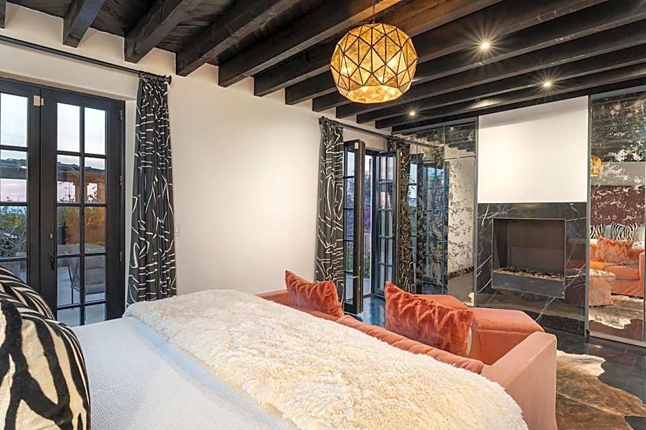 Villa Garita, 6BR Designer Villa with Heated Pool in Centro